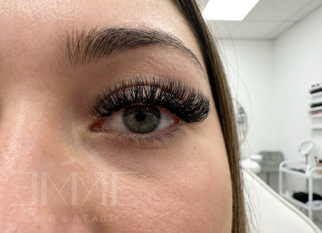 bottom lash extensions real image by emme lash bar